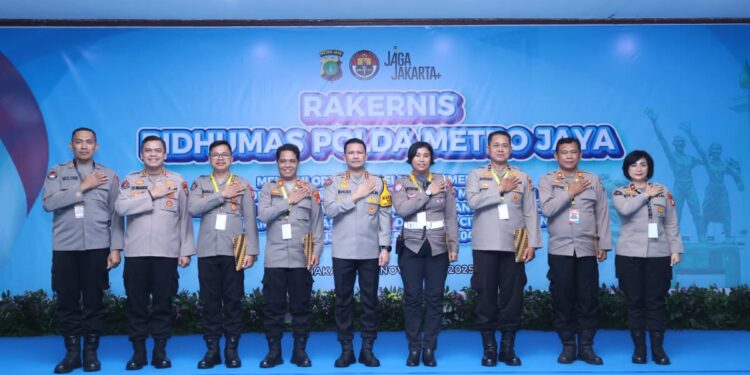 Berkat Kinerja Berprestasi, Kombes Pol Budi Hermanto Berikan Penghargaan ke 5 Pejabat Bidhumas