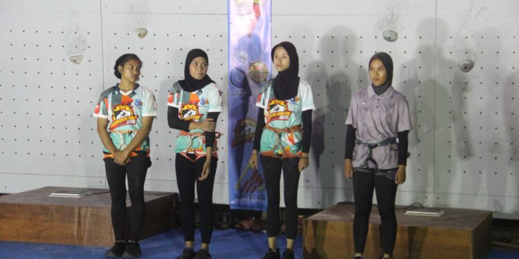 Sinergitas Atlet TNI-POLRI Meriahkan Kejurnas Wall Climbing Dankor Brimob Cup 2025