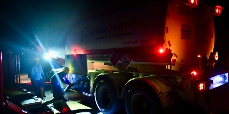 Tembus Akses Terputus, Pertamina Berhasil Menyalurkan BBM ke Wilayah Bireuen