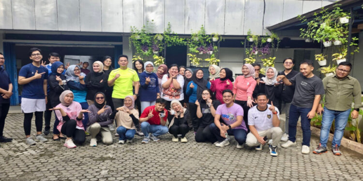 BRI Kebon Jeruk Selenggarakan Acara Senam Pagi untuk Tingkatkan Kesehatan dan Kebersamaan  Jakarta – PT Bank Rakyat Indonesia