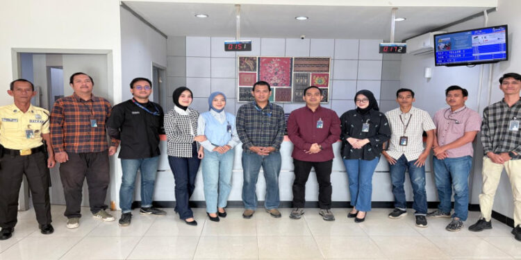 BRI UNIT Cikotok Terapkan BRILiaN Ways untuk Perkuat Kepercayaan Nasabah Wilayah Tambang