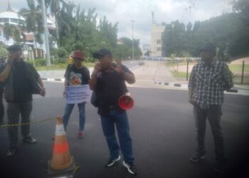 GEDOR Lakukan Aksi Demonstrasi Terkait Bangunan Tidak Miliki Perizinan yang Sah