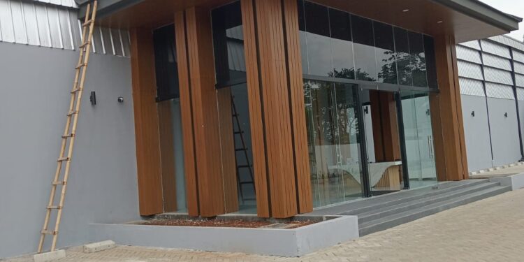 Gedung Sarana Olahraga Padel Seven di Cimanggis Beroperasi Tanpa Izin Sah