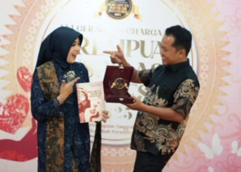 Umatun Markhumah , Anggota IKPI Surakarta Raih Anugerah Perempuan Inspirasi Indonesia 2025