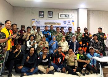 Diguyur Hujan, Semangat Solidaritas Tetap Membara dalam Musyawarah Penanganan Banjir Depok