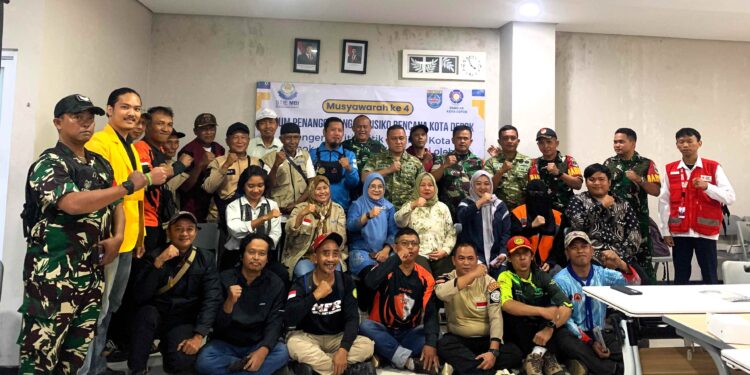 Diguyur Hujan, Semangat Solidaritas Tetap Membara dalam Musyawarah Penanganan Banjir Depok