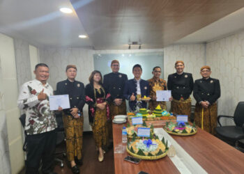 Rayakan HUT BRI ke-130 dengan Antusias, BRI Cabang Jakarta Daan Mogot Gelar Potong Tumpeng sebagai Simbol Kebersamaan