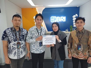 BRI KC Bandara Soetta Serahkan Manfaat Asuransi Jiwa BRILife kepada Nasabah Pinjaman