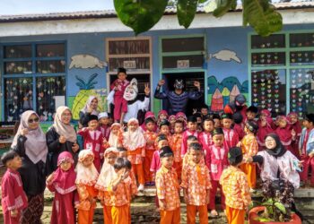 MBG di Batang Bukan Sekedar Makan Siang, juga Momen yang Ditunggu Anak-Anak