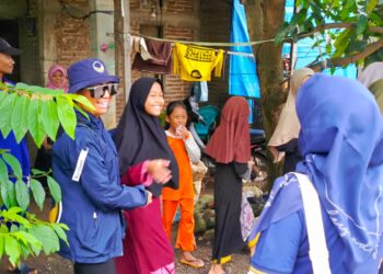 Dra. Farah Elfirajun AG Anggota DPRD Jepara, Sambangi Masyarakat Terdampak Banjir