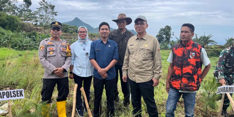 Sekda Ajat Ingin Gerakan Menanam Lahir dari Hati, Bukan Sekadar Program