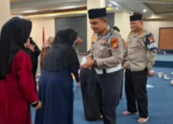 Satlantas Polres Metro Depok Santuni Anak Yatim dan Gelar Buka Puasa Bersama