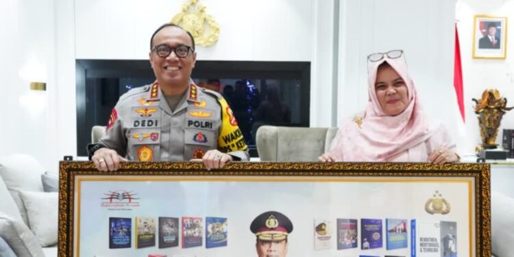 Menulis Untuk Masa Depan : 39 dari 40 Buku Wakapolri Komjen Pol.Dedi Prasetyo Resmi Terdaftar HAKI