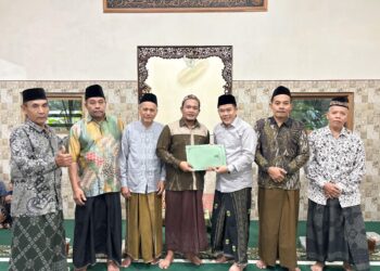 Safari Ramadhan, Ketua DPRD Jepara Serahkan Bantuan dan Sampaikan Tausiyah