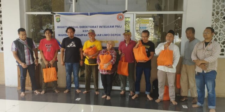 *SILATURAHMI ANGGOTA INTELKAM PMJ DENGAN WARGA TERDAMPAK TPA LIAR LIMO di DEPOK*